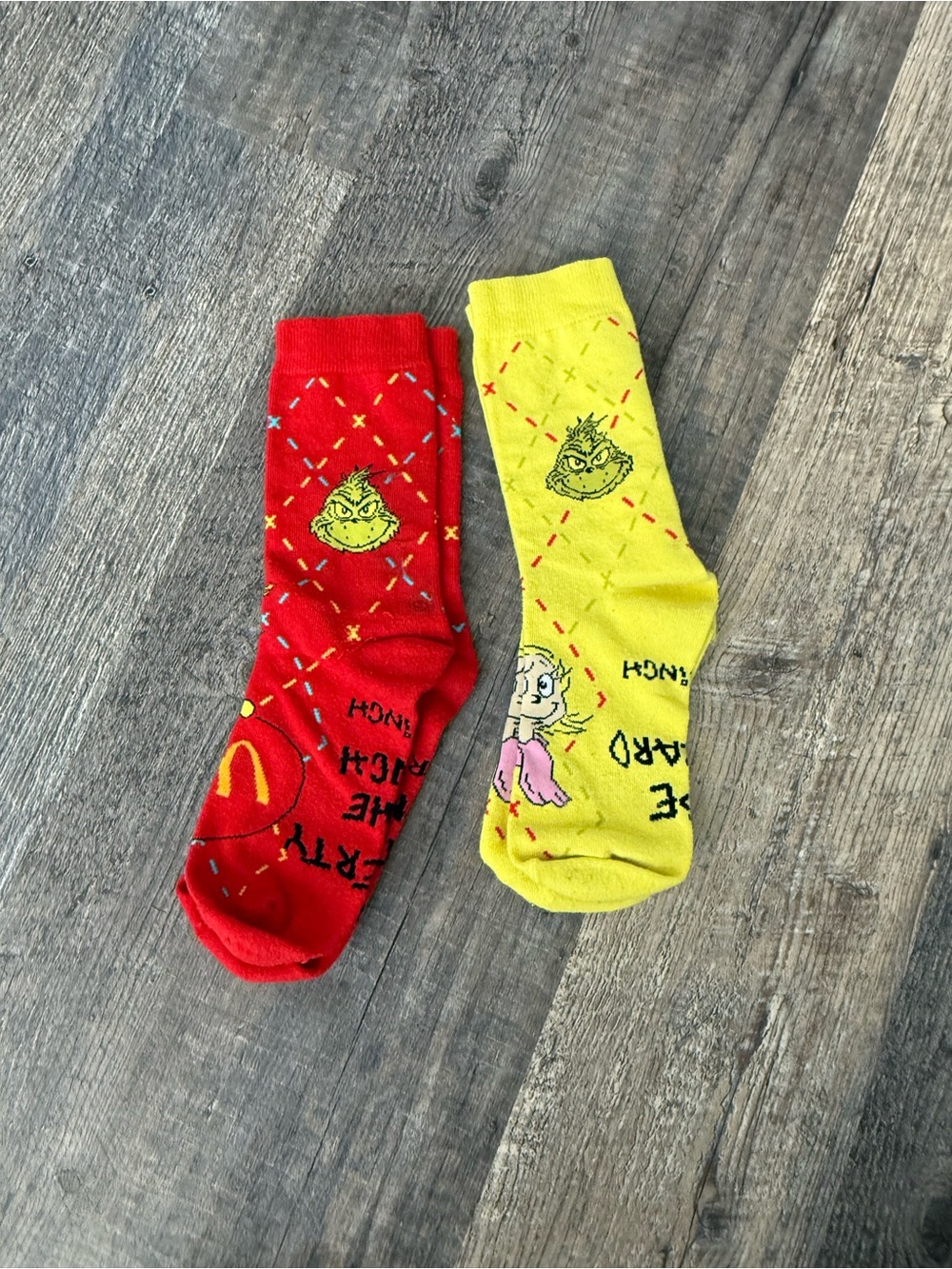 McDonald's x The Grinch 2025 Socks Red Yellow Lot 2 Limited Edition